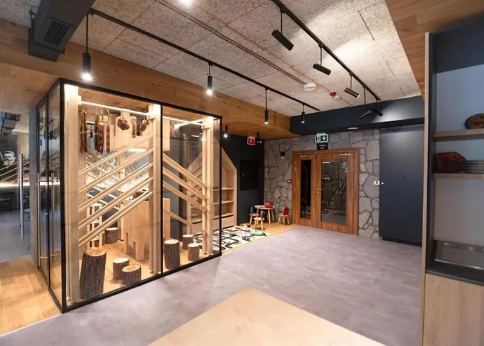Apartmán Luxury Hrebienok D210 *